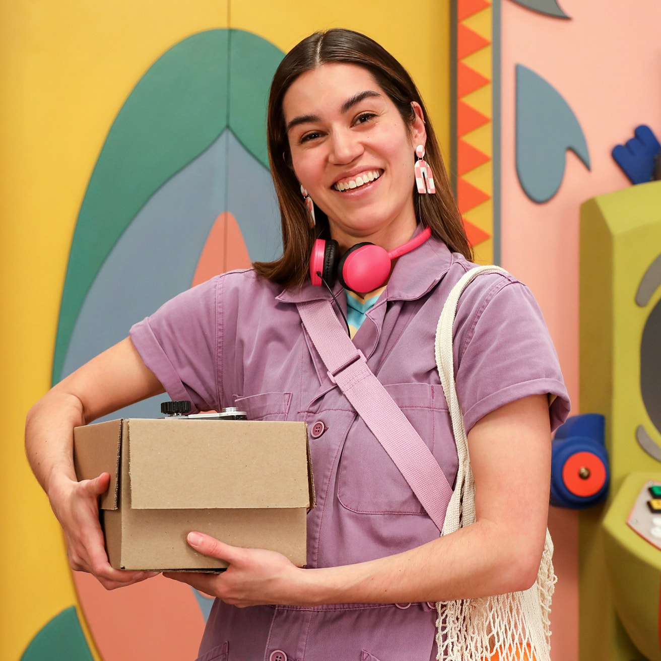 Edye Originals - El Elevador de Albie - Zia, personaje en la serie El elevador de Albie